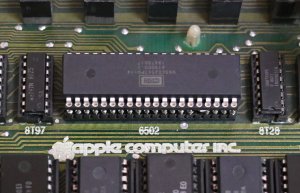 AppleIIのCPUをW65C02に換装
